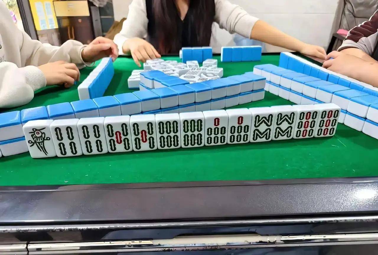 老输麻将别怨运气！掌握两大舍牌技巧，观察对手轻松赢多输少